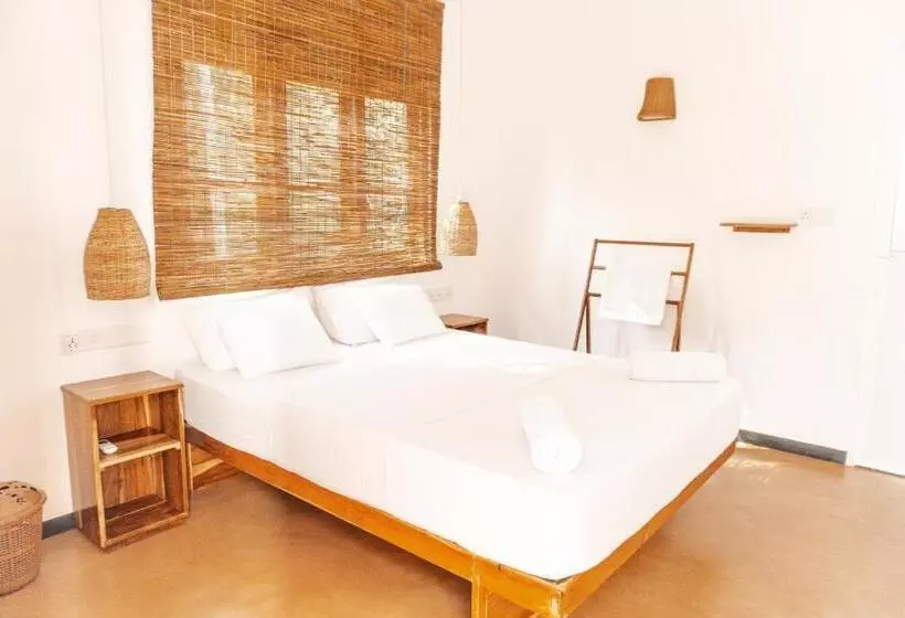 هتل Summer Time Hiriketiya