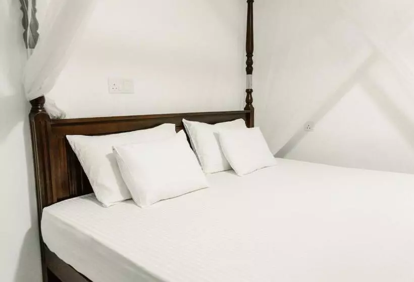 هتل Summer Time Hiriketiya