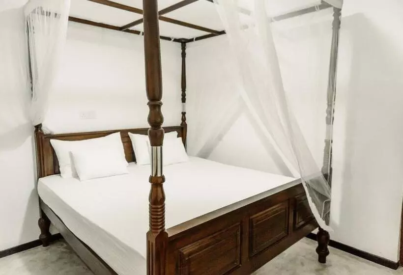 هتل Summer Time Hiriketiya