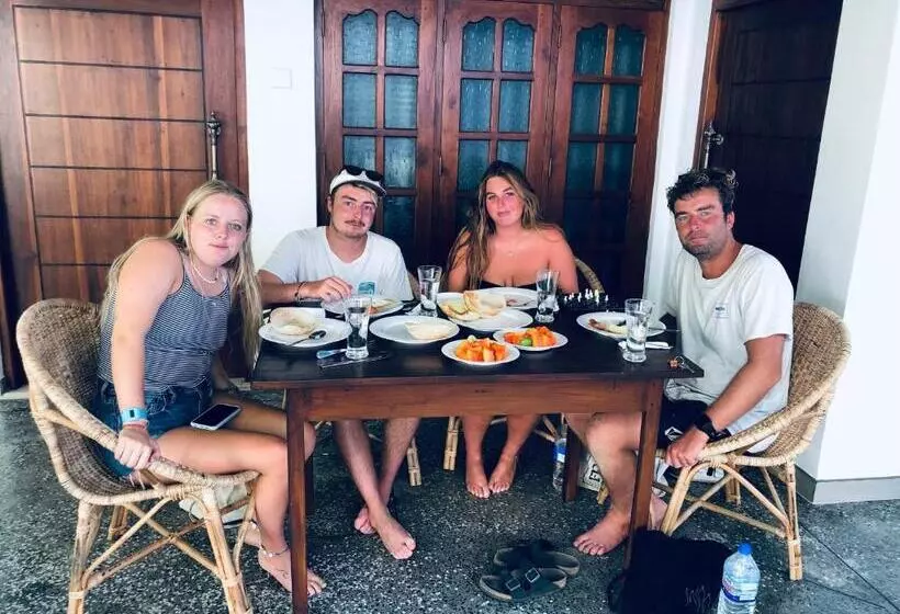 هتل Summer Time Hiriketiya