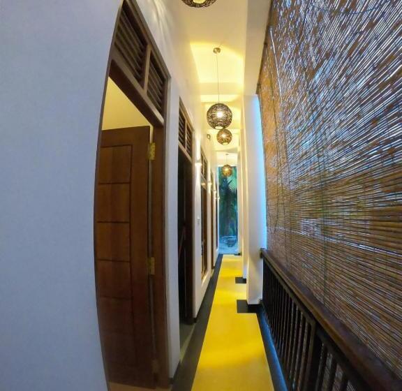 ホテル Summer Time Hiriketiya