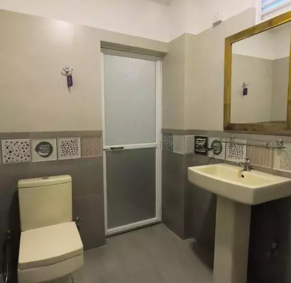 هتل Summer Time Hiriketiya