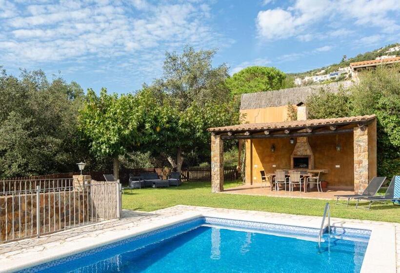 Villa With Great Mountain Views