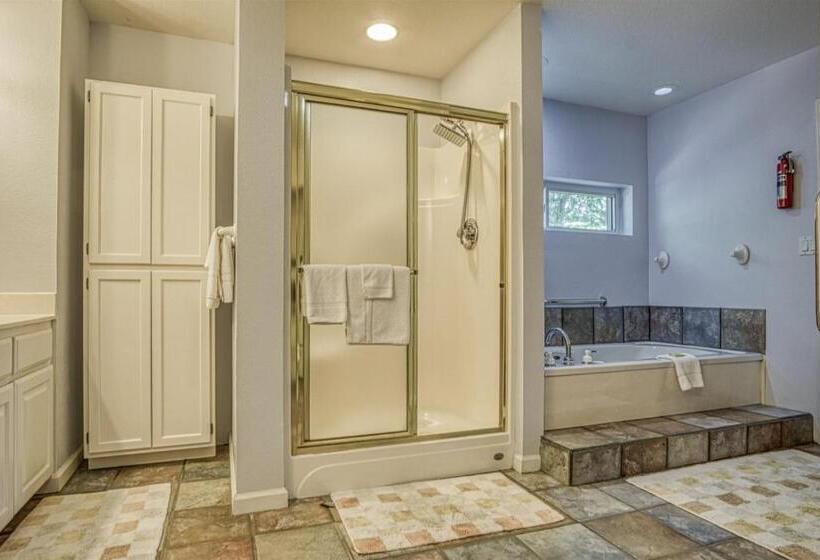 08203   3 Sierra Circle