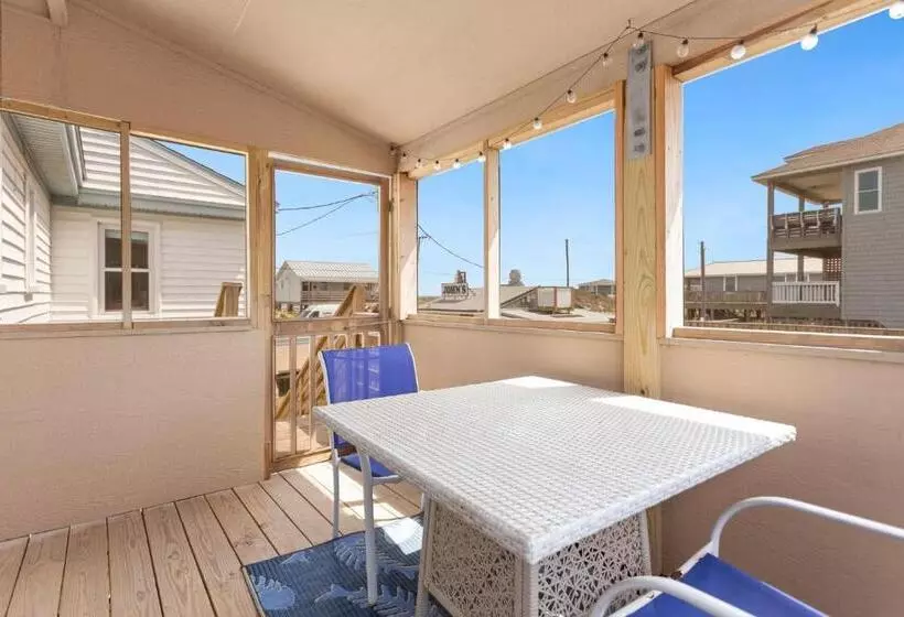 4119 The Dolphin Boat Across Street From Beach