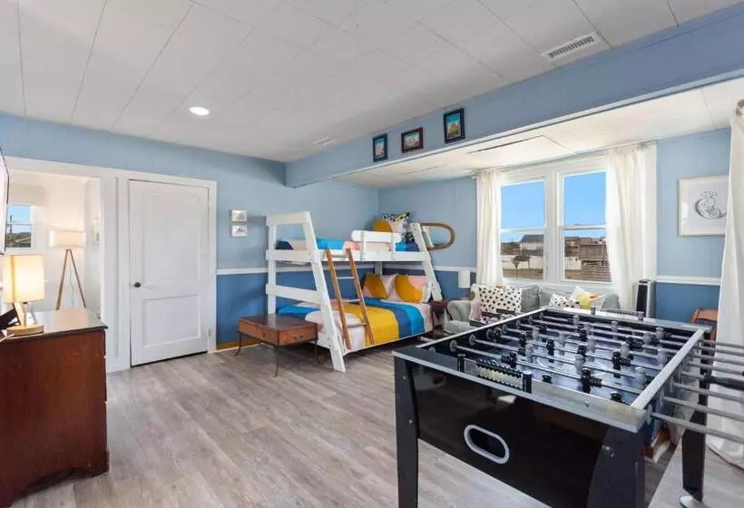 4119 The Dolphin Boat Across Street From Beach