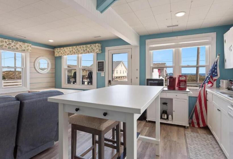 4119 The Dolphin Boat Across Street From Beach