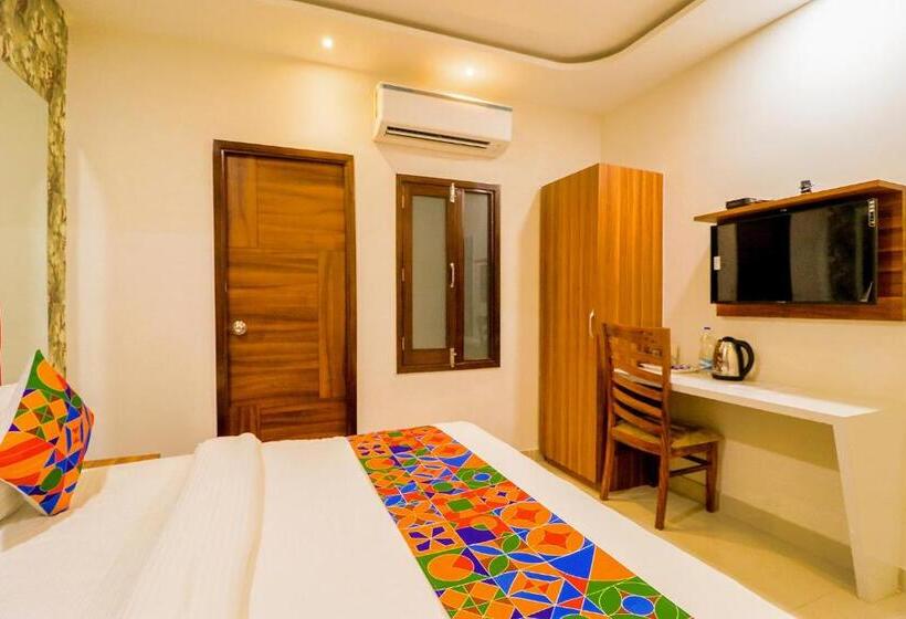 Fabhotel Golden Velvet