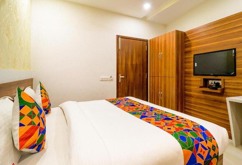 Fabhotel Golden Velvet