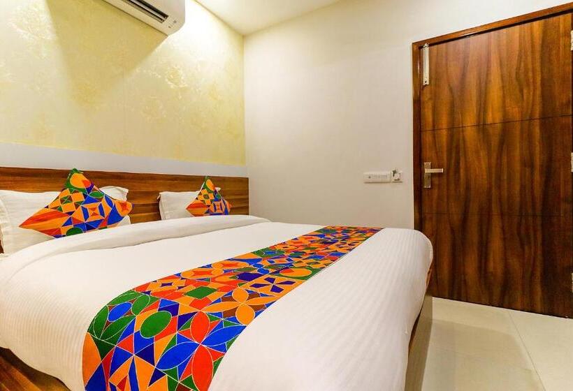 Fabhotel Golden Velvet