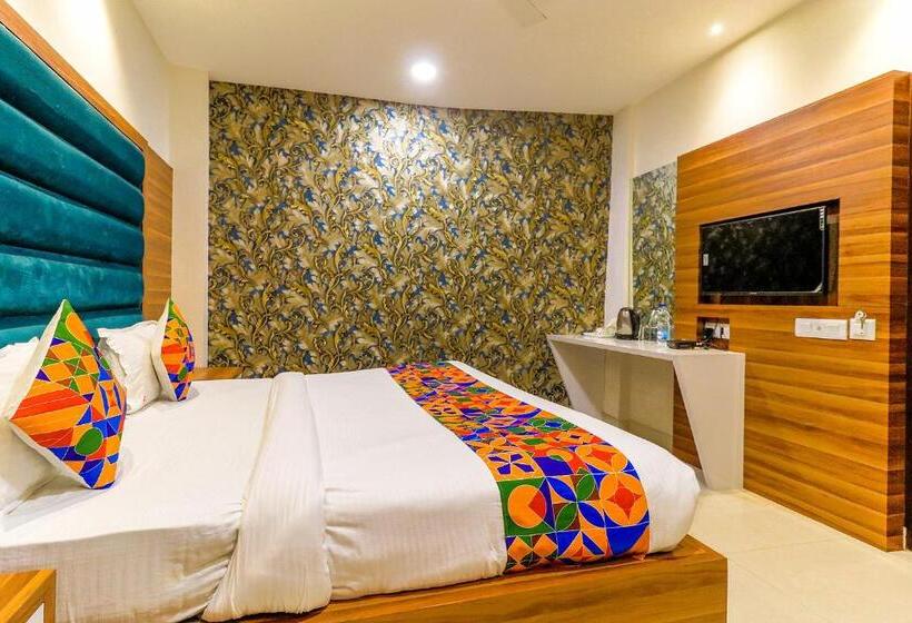 Fabhotel Golden Velvet