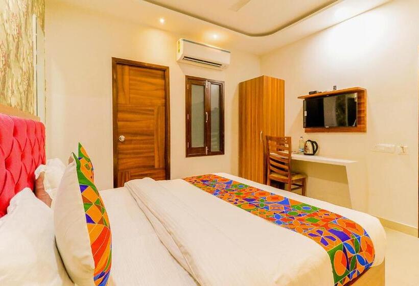 Fabhotel Golden Velvet