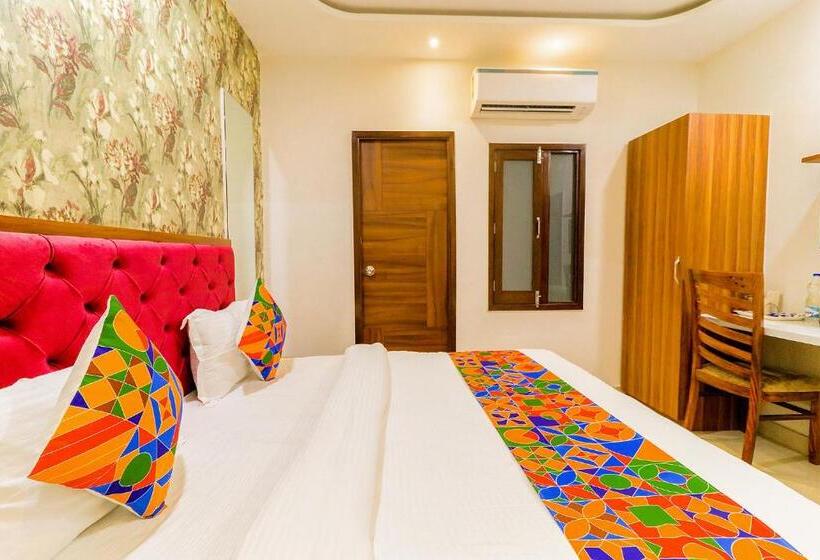 Fabhotel Golden Velvet