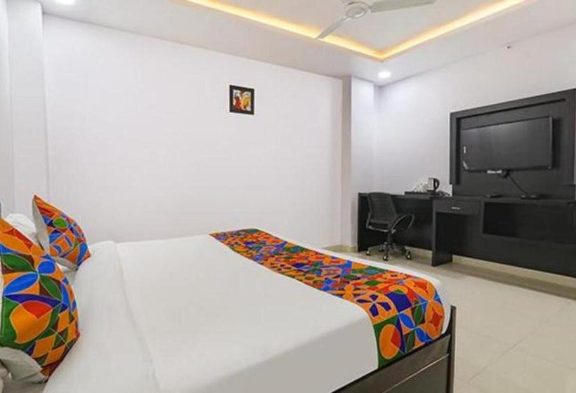 Fabhotel Golden Velvet