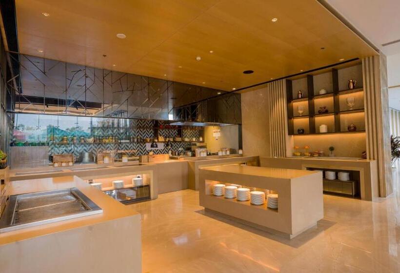 هتل Fairfield By Marriott Dehradun