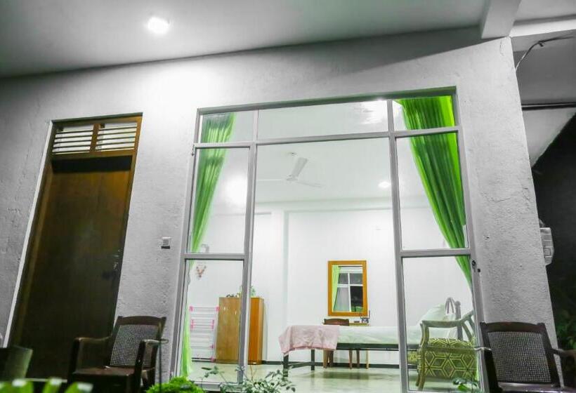 Pensionat Sandy Palms Guesthouse