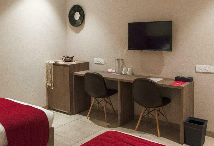 Rosastays Gurugram Golf Course