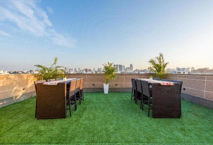 Rosastays Gurugram Golf Course