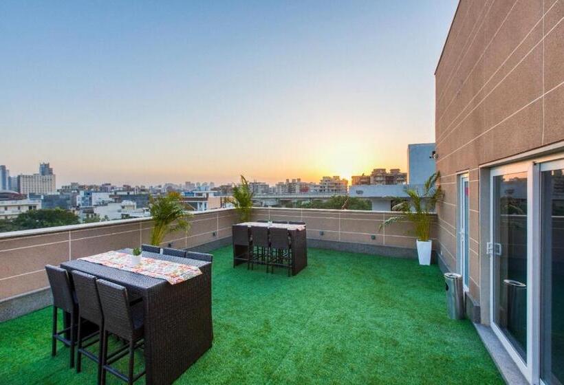 Rosastays Gurugram Golf Course