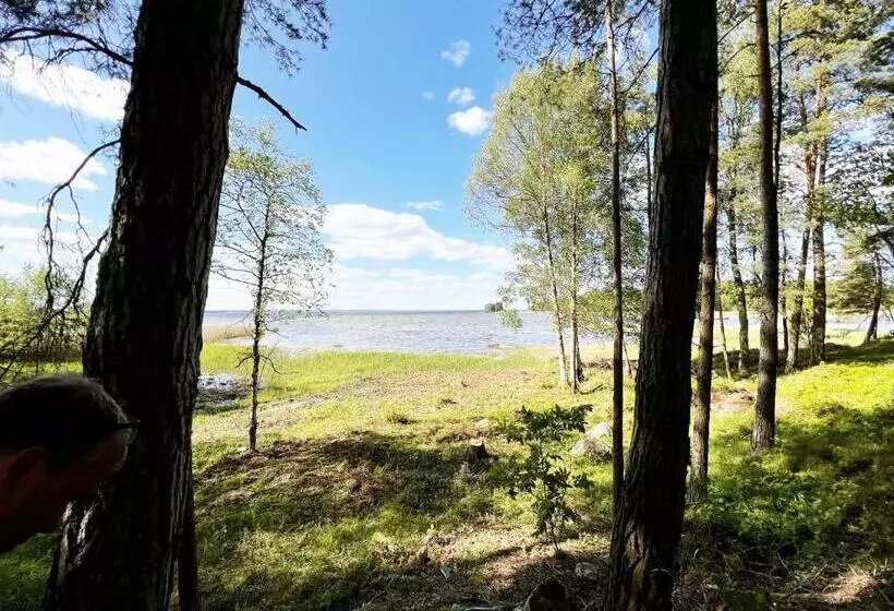 Cozy And Rural Holiday Accommodation 150 Meters From Lake Vanern