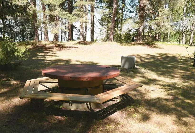Cozy And Rural Holiday Accommodation 150 Meters From Lake Vanern