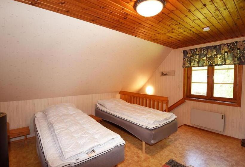 Cozy And Rural Holiday Accommodation 150 Meters From Lake Vanern