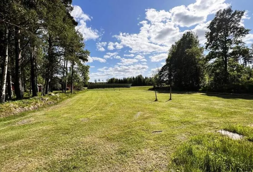 Cozy And Rural Holiday Accommodation 150 Meters From Lake Vanern
