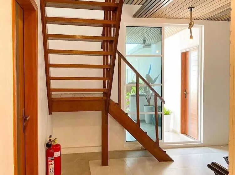 هتل Fatims Beach House Maafushi