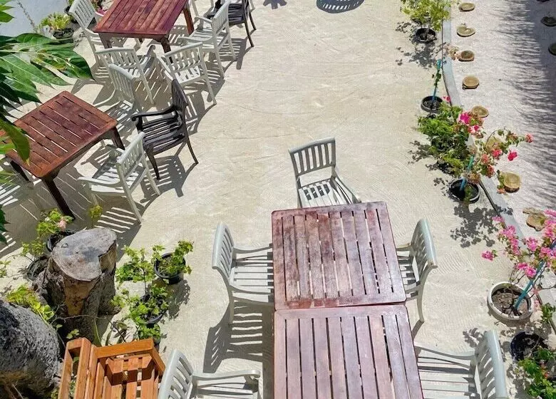 هتل Fatims Beach House Maafushi