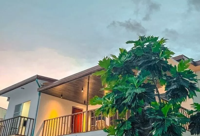 هتل Fatims Beach House Maafushi