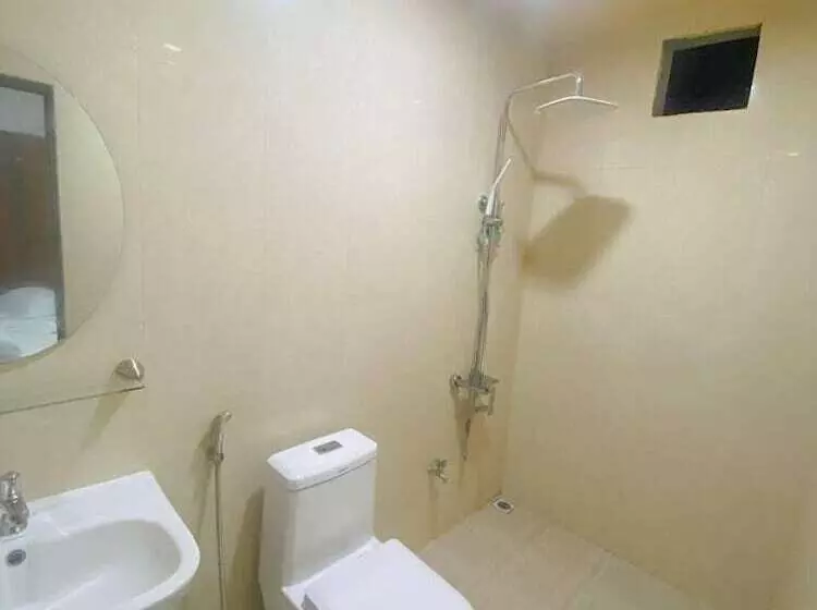 هتل Fatims Beach House Maafushi
