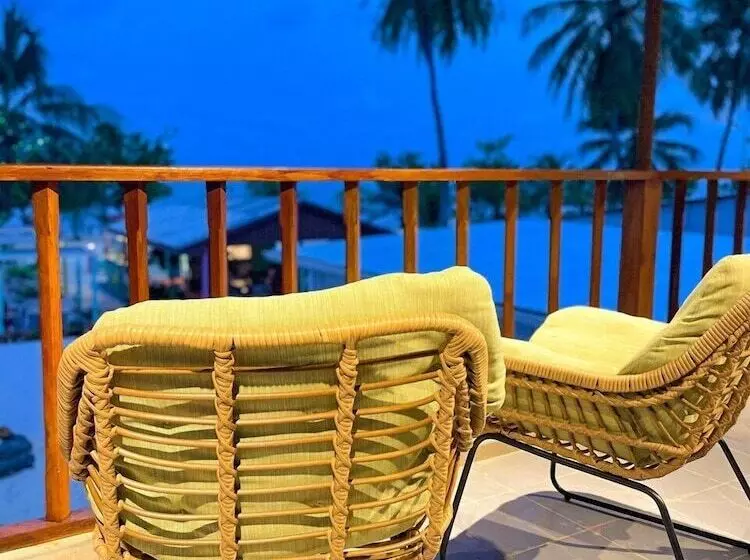 هتل Fatims Beach House Maafushi