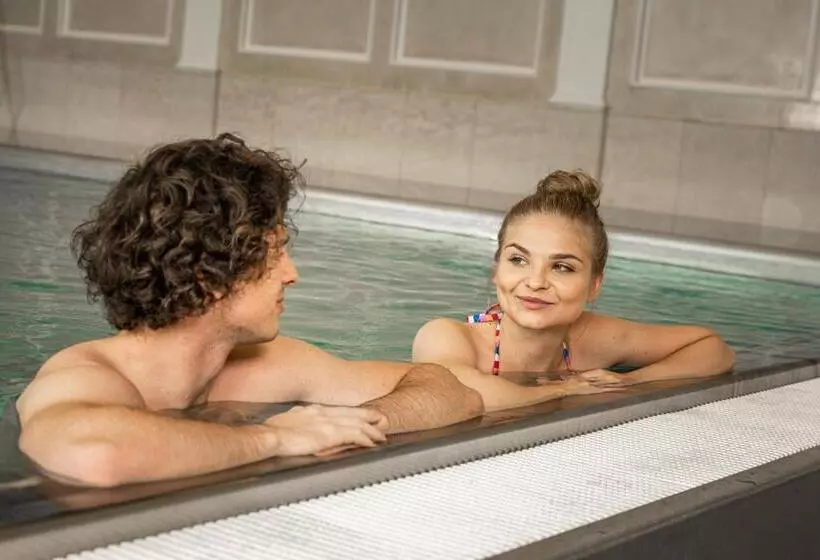 Hotelli Kúpele Brusno   Ld Poľana