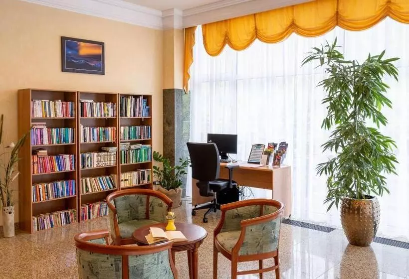 Hotelli Kúpele Brusno   Ld Poľana