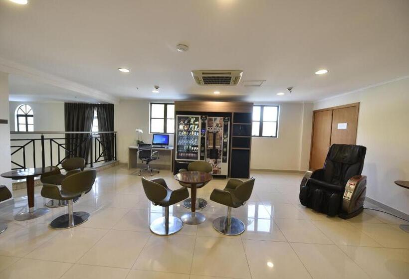 Hotel Rainha Dos Apóstolos