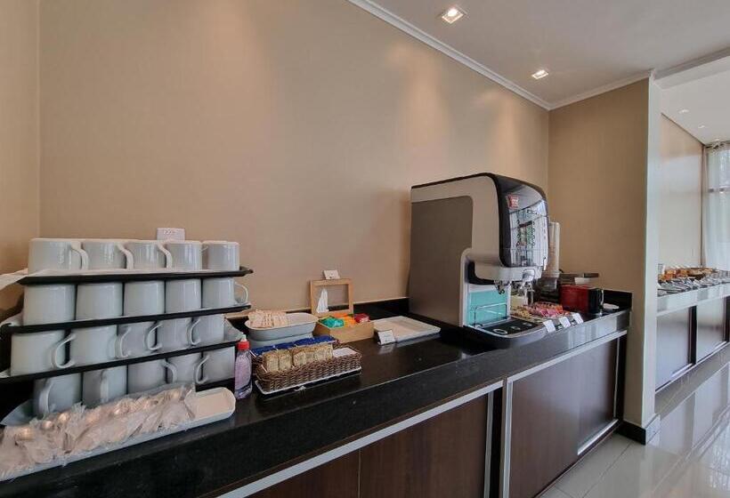 Hotel Rainha Dos Apóstolos