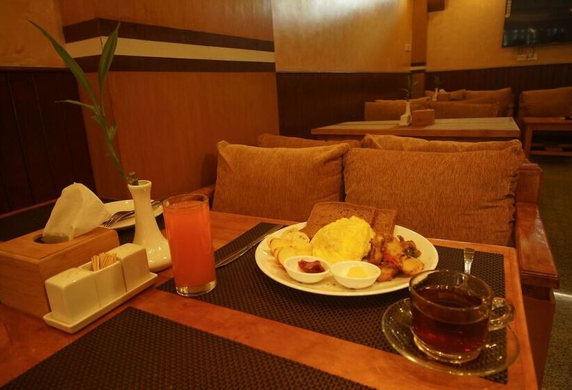 هتل Satkar Pvt Ltd