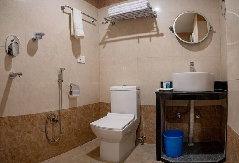 هتل Satkar Pvt Ltd