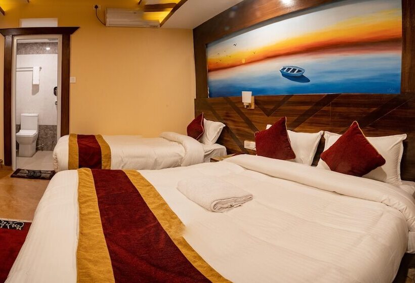 هتل Satkar Pvt Ltd