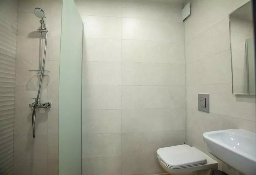 Majatalo семеен хотел чардаците