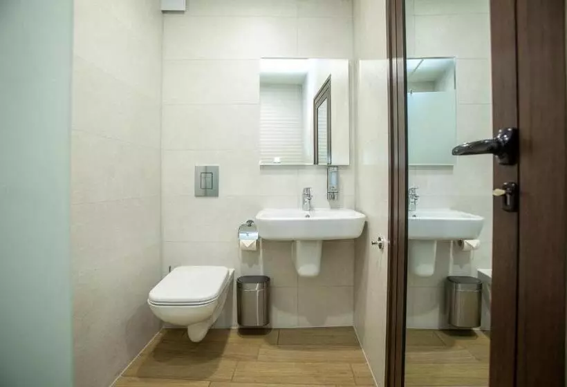 Majatalo семеен хотел чардаците