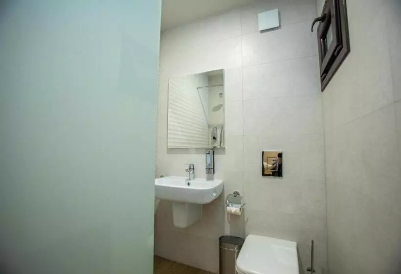 Majatalo семеен хотел чардаците