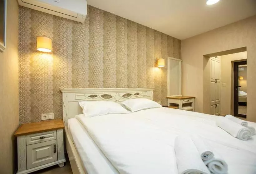 Majatalo семеен хотел чардаците