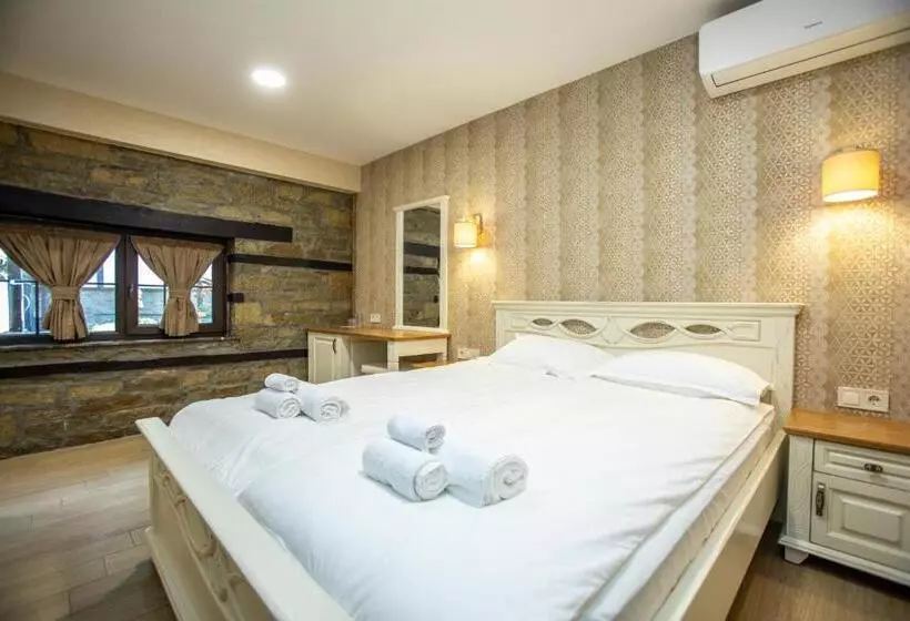 Majatalo семеен хотел чардаците