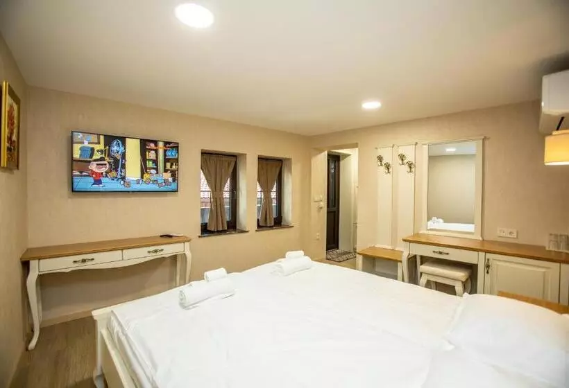 Majatalo семеен хотел чардаците