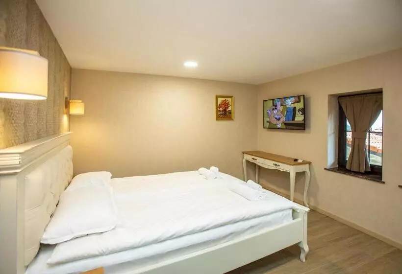 Majatalo семеен хотел чардаците