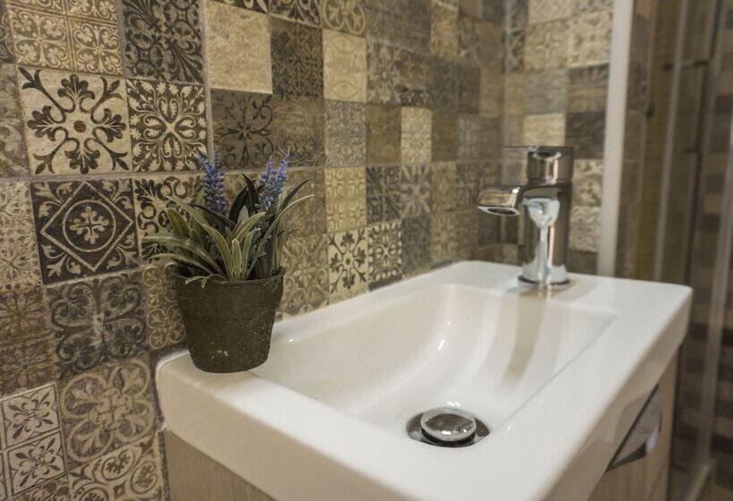 Пансион Lalitana Townhouse