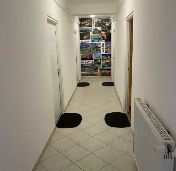 ペンション Napsugár üdülőház