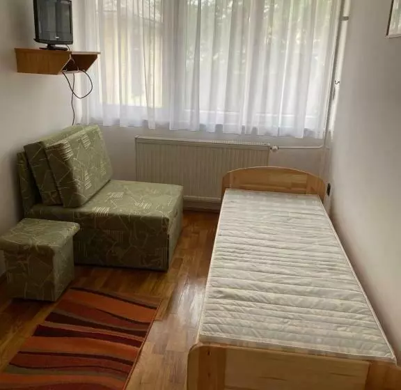 ペンション Napsugár üdülőház