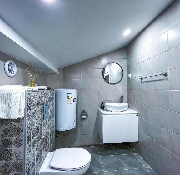 Deluxe Central Rooms